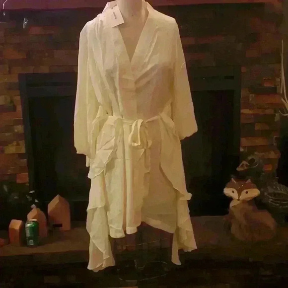 Shelby robe in cream - Picture 1 of 3